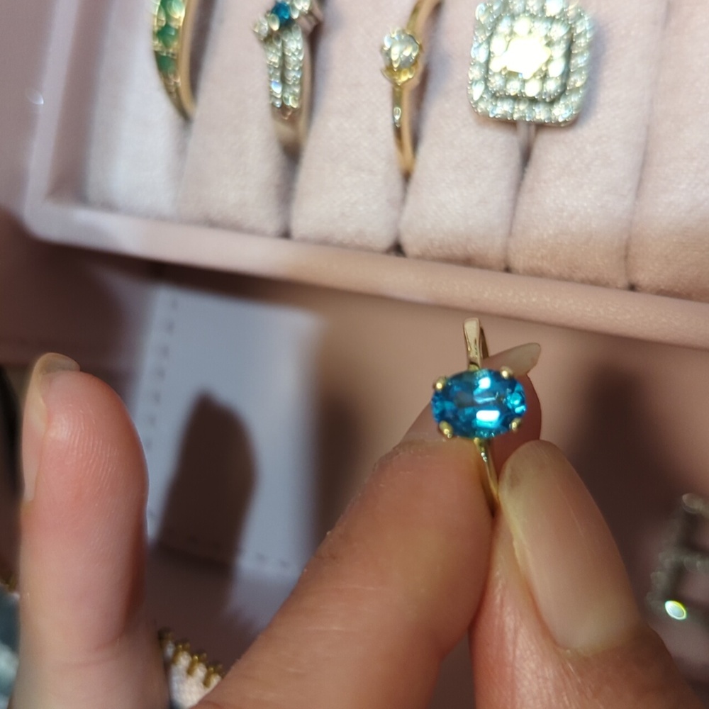 10k Blue Topaz Ring Size 6
